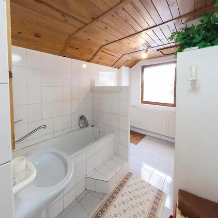 Three-bedroom Holiday In * Benecko