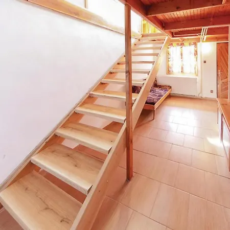 Сasa de vacaciones Three-bedroom Holiday In *
