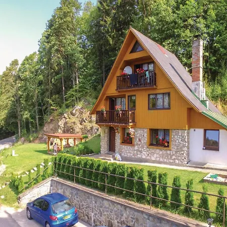 Сasa de vacaciones Three-bedroom Holiday In *